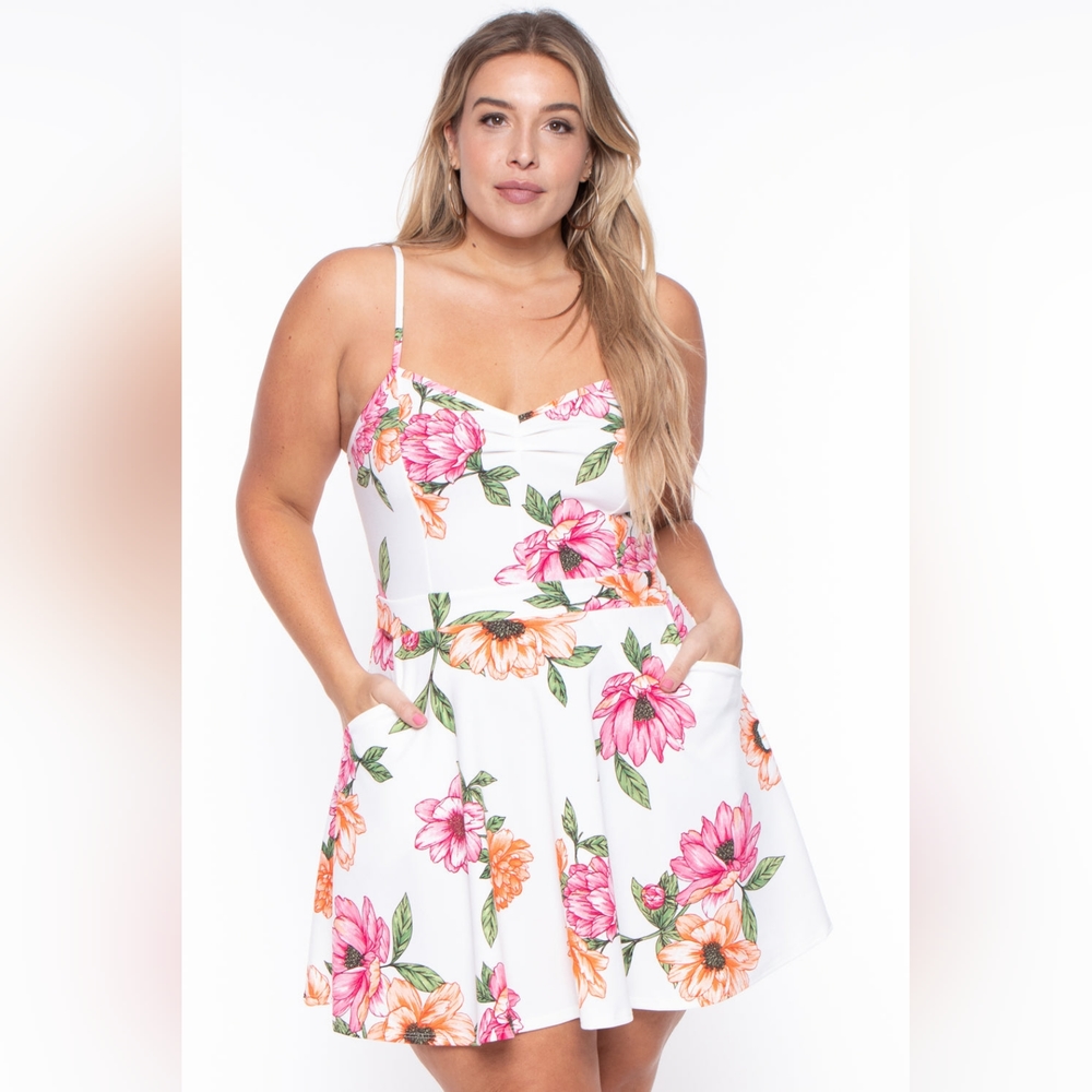 NEW NWOT CurvySense Plus Size Cream Blossom Floral Dress Size 4XL - Picture 2 of 7
